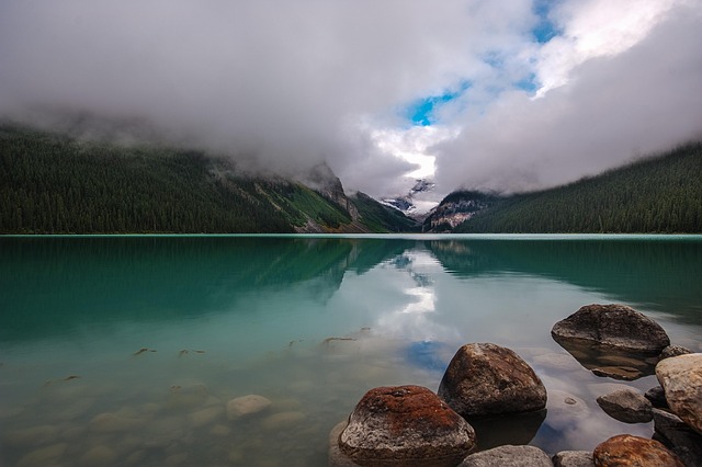 Banff Lake Louise – brilliant turquoise glacial lake surrounded by Rocky Mountain peaks